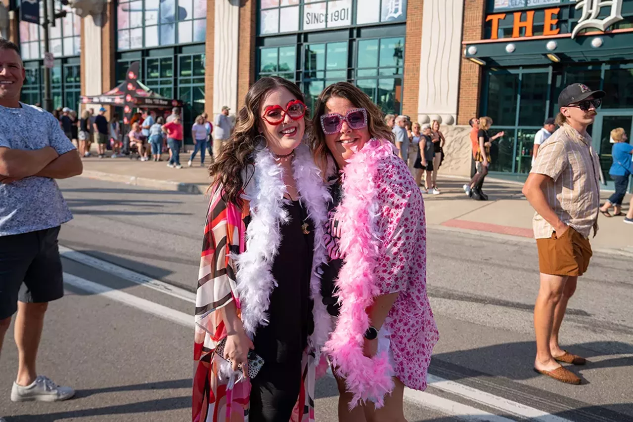 Image: Photos from Elton John’s final performance in Detroit