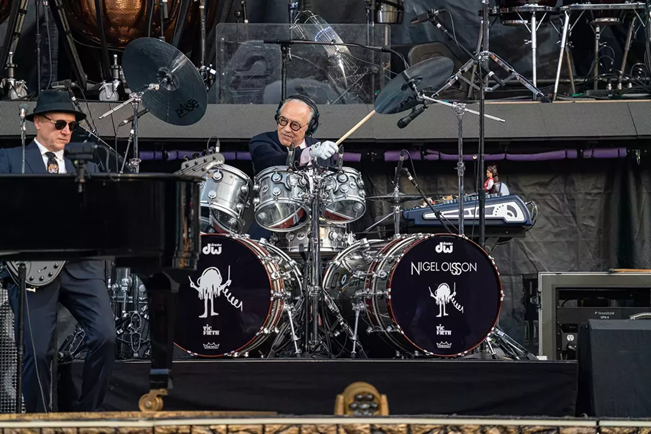 Image: Photos from Elton John’s final performance in Detroit