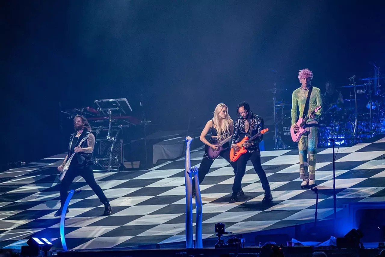 Image: Photos from the Machine Gun Kelly and Avril Lavigne show at Detroit’s Little Caesars Arena