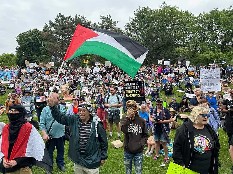 Image: Photos show powerful turnout at Detroit ‘No Kings’ protest against Trump