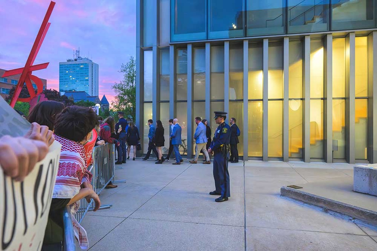 Police use pepper spray on anti-war protesters at University of Michigan [PHOTOS]