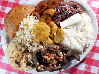 Image: Restaurant Review: Antojitos El Catracho