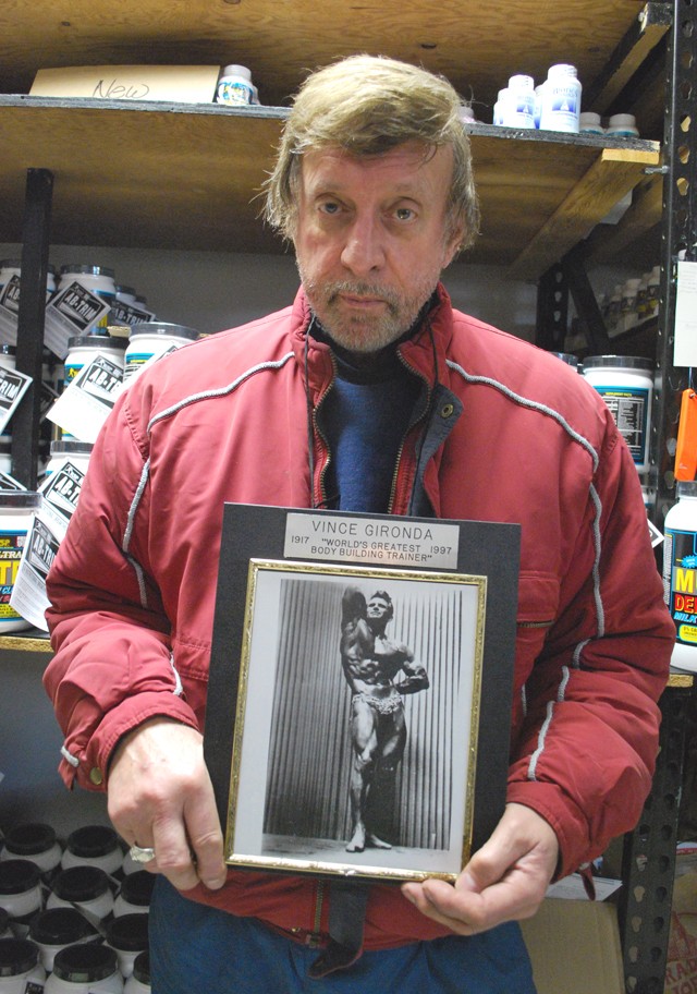 Ron Kosloff with a picture of his idol. - PHOTO: DETROITBLOGGER JOHN