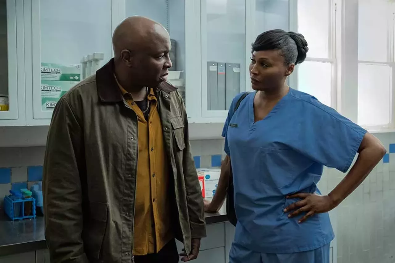 Steve Harris as “Detective Bryant” and Cynthia Bailey as “Gloria.”