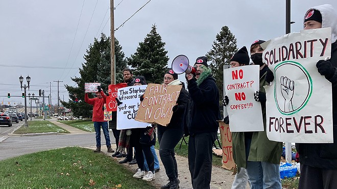 Employees picket outside the Lake Lansing and Kerry Street Starbucks on Nov. 17.
