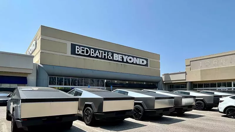 Image: Tesla dumping ground piles up in former Marvin’s Marvelous Mechanical Museum parking lot