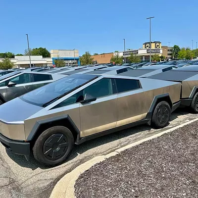 Image: Tesla dumping ground piles up in former Marvin’s Marvelous Mechanical Museum parking lot