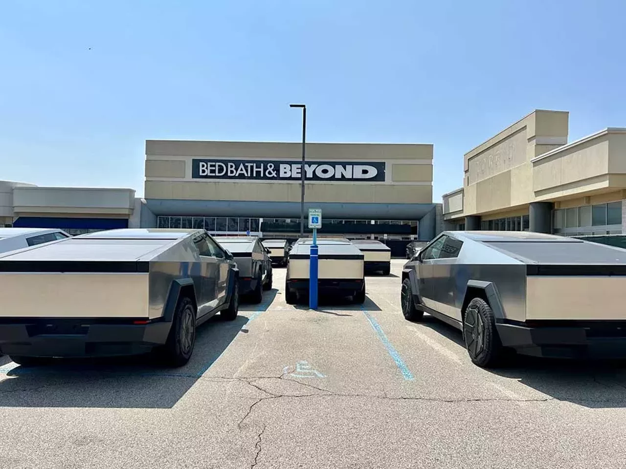 Image: Tesla dumping ground piles up in former Marvin’s Marvelous Mechanical Museum parking lot