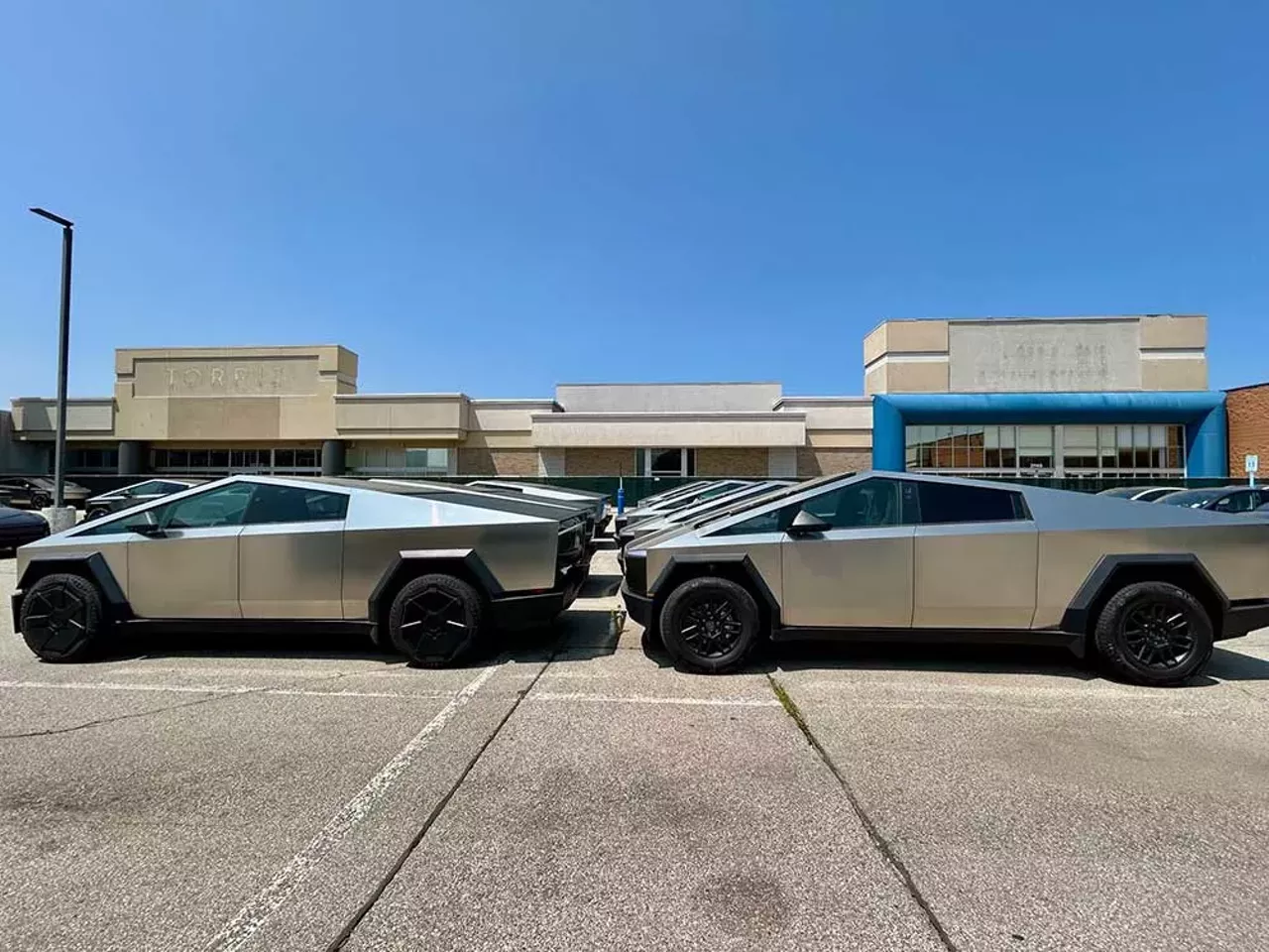 Image: Tesla dumping ground piles up in former Marvin’s Marvelous Mechanical Museum parking lot