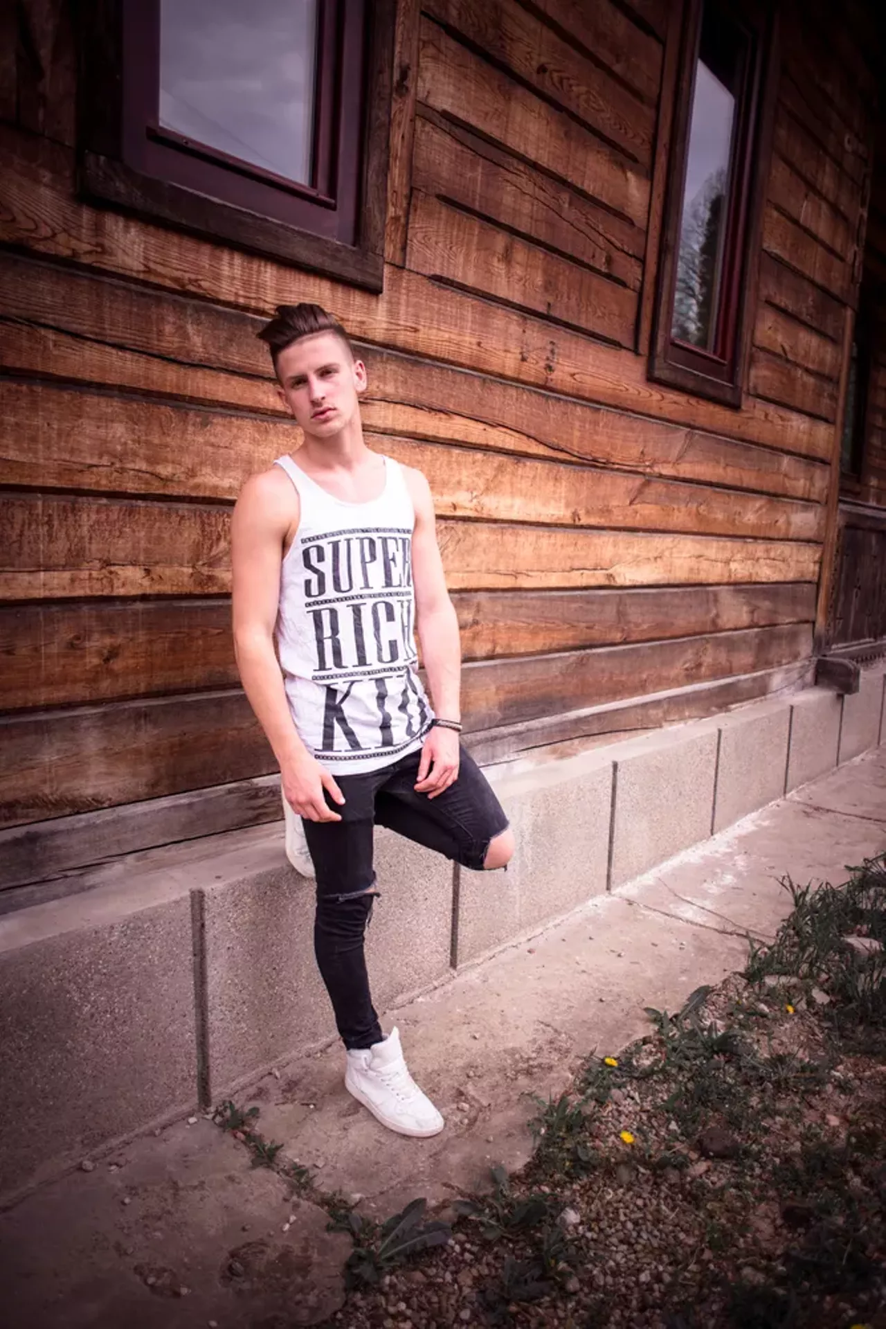 10.) The &#147;from Detroit&#148; but actually from the suburbs wannabe gangster/future Eminem. You can change your Facebook profile to say you&#146;re from Detroit, but the giant-ass house in your picture that&#146;s part of a subdivision somewhere in the Macomb or Oakland region says otherwise.