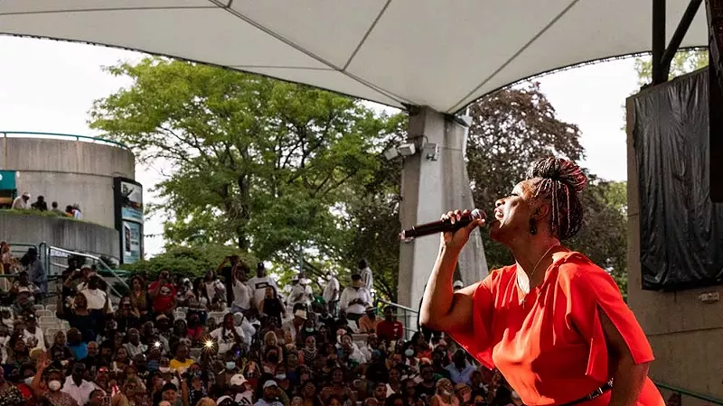 Singer Regina Belle performs at The Aretha Franklin Amphitheatre in 2021.
