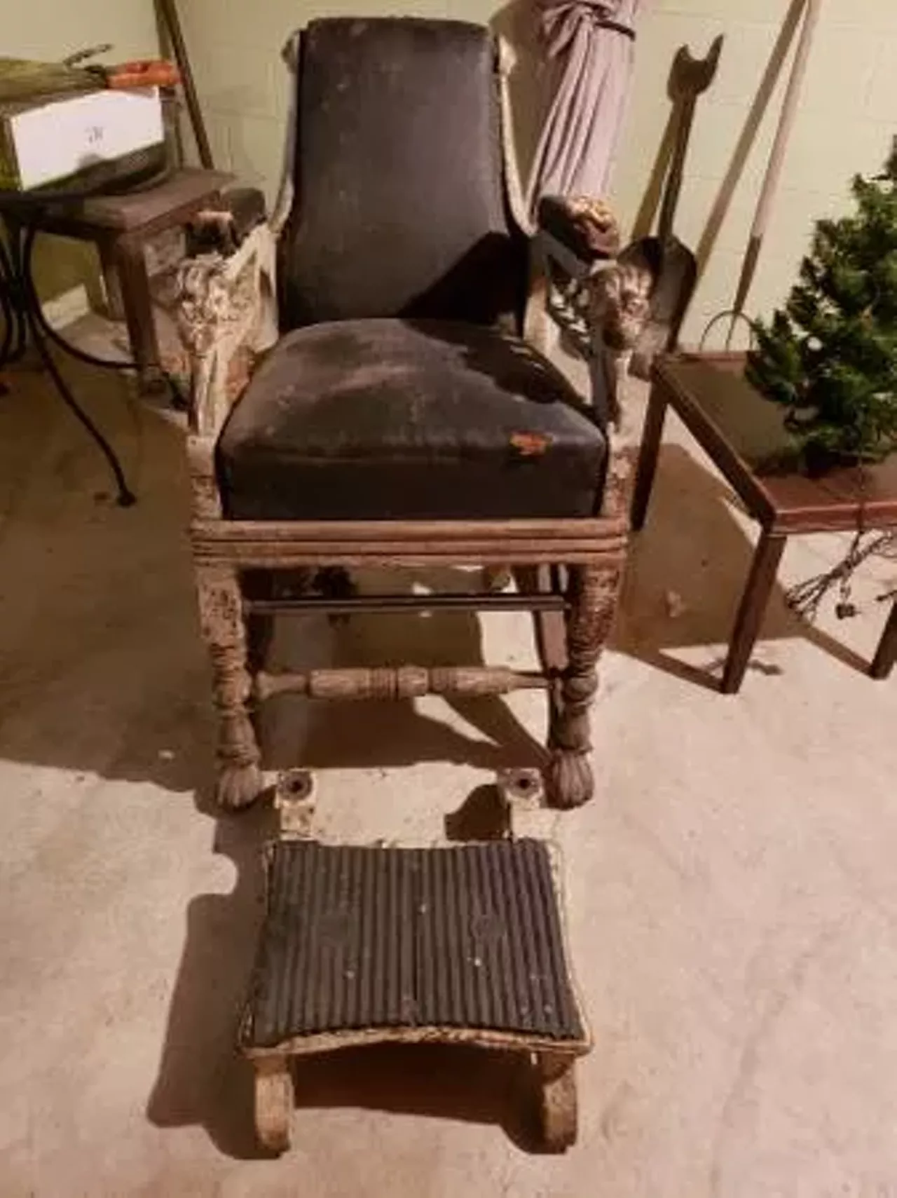 Antique Wooden Barber/Salon Chair ($525) Talk about a conversation piece. Photo via Craigslist