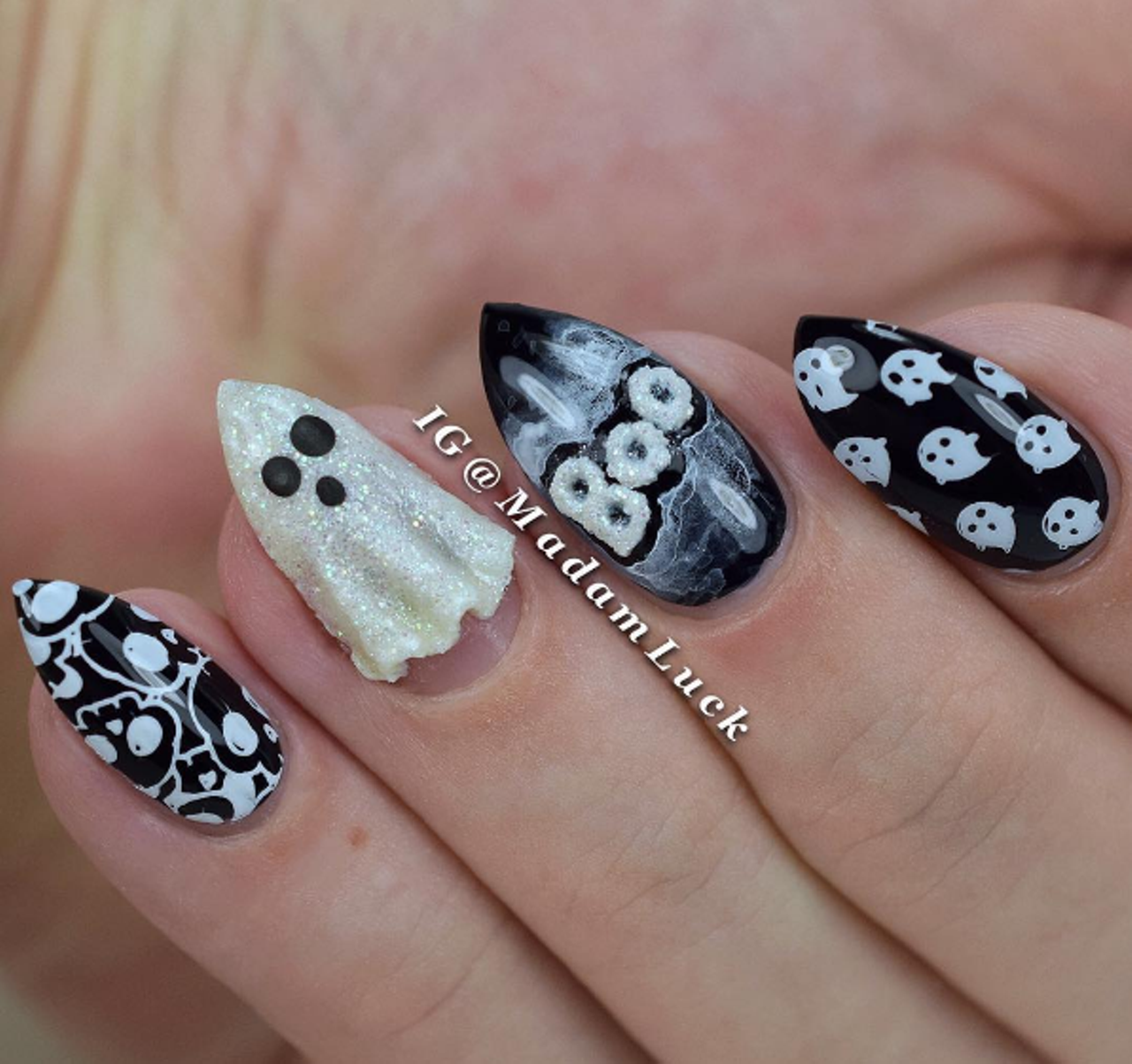 Boo-tastic nails by @madamluck
