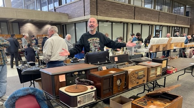 Vendors set up shop at Southfield’s Vintage Electronics Expo.