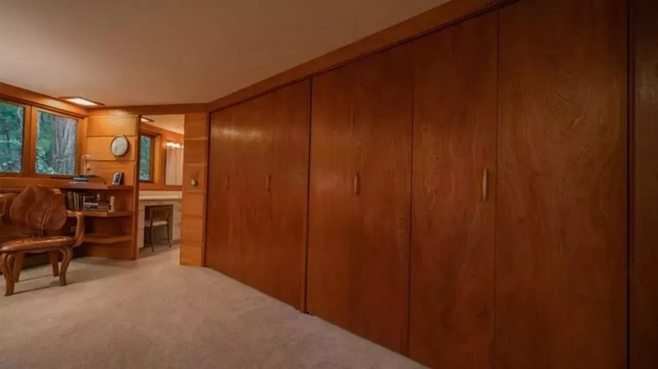 Image: There's a Frank Lloyd Wright house for sale just over Michigan's border &#151;&nbsp;let's take a tour
