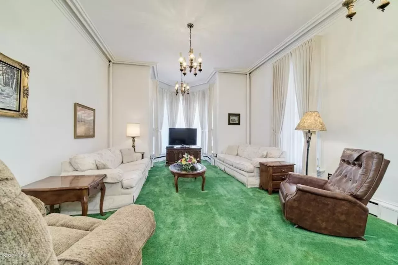 Image: This 145-year-old house in Manistee has a shagadelic carpet situation