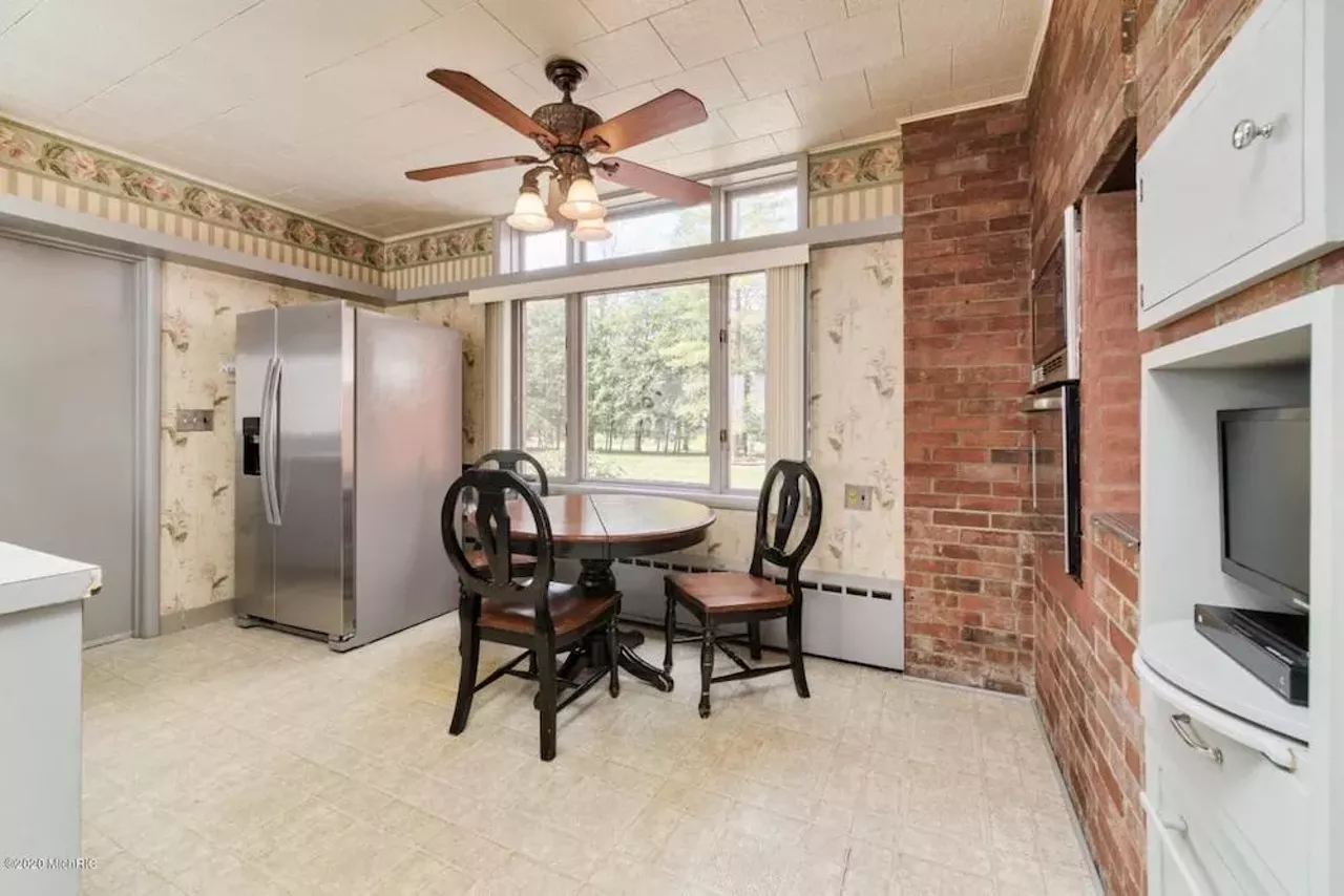 Image: This 145-year-old house in Manistee has a shagadelic carpet situation