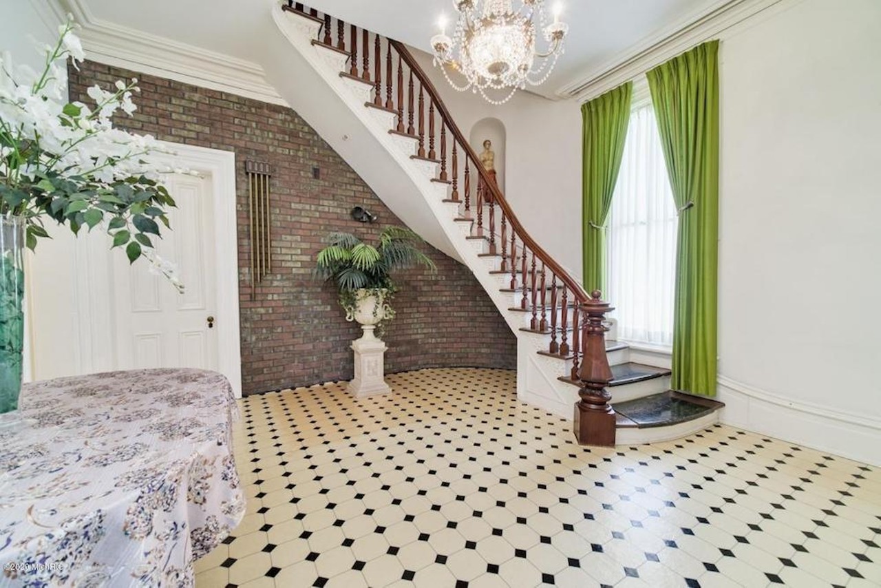 This 145-year-old house in Manistee has a shagadelic carpet situation