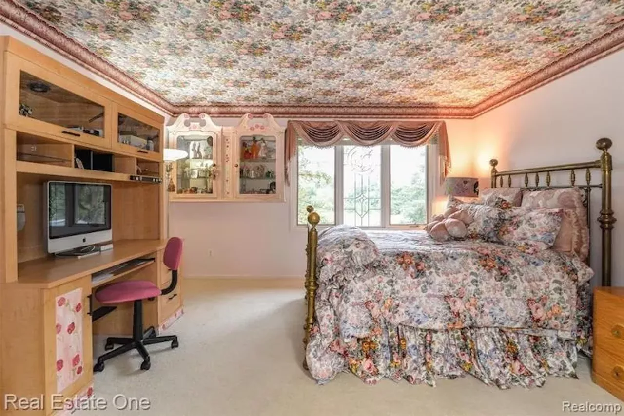 Image: This $1.6 million eclectic Milford mansion has koi ponds, pergolas, and apple trees &#151;&nbsp;let's take a tour