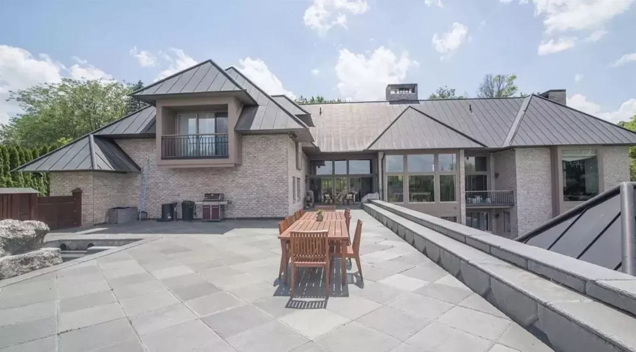 Image: This $1.79 million Ann Arbor mansion has a lagoon fit for a tiger king or queen &#151; let's take a look