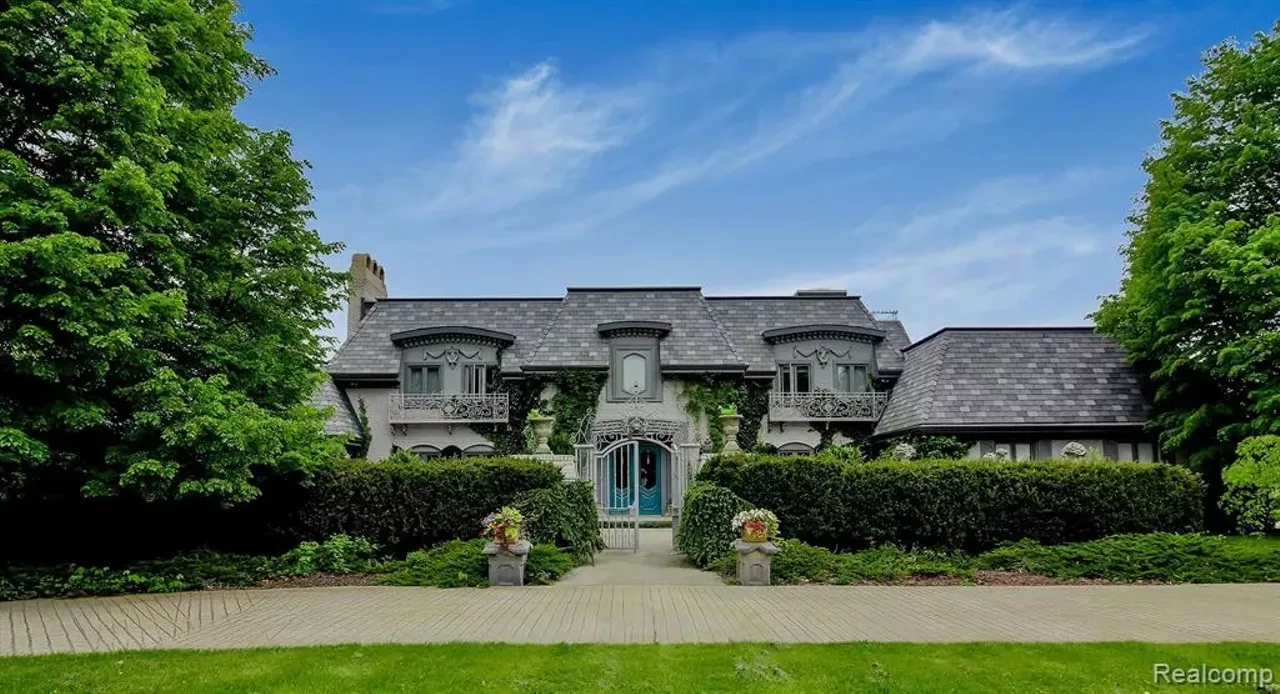 Image: This $1.9 million chateau in Grand Blanc has big Marie Antoinette energy &#151; let's take a tour