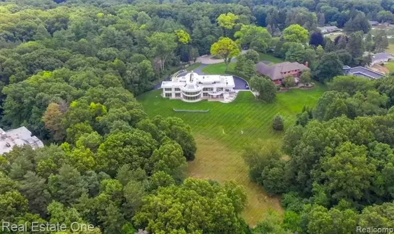 Image: This $2.2 million glass house in Franklin is for sale - let's take a look