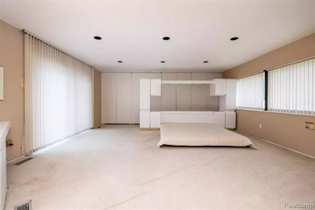 Image: This $2.25 million metro Detroit house is beige AF