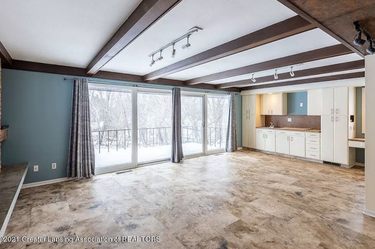 This $339k mid-century modern home near Lansing comes with original George Nelson light fixtures