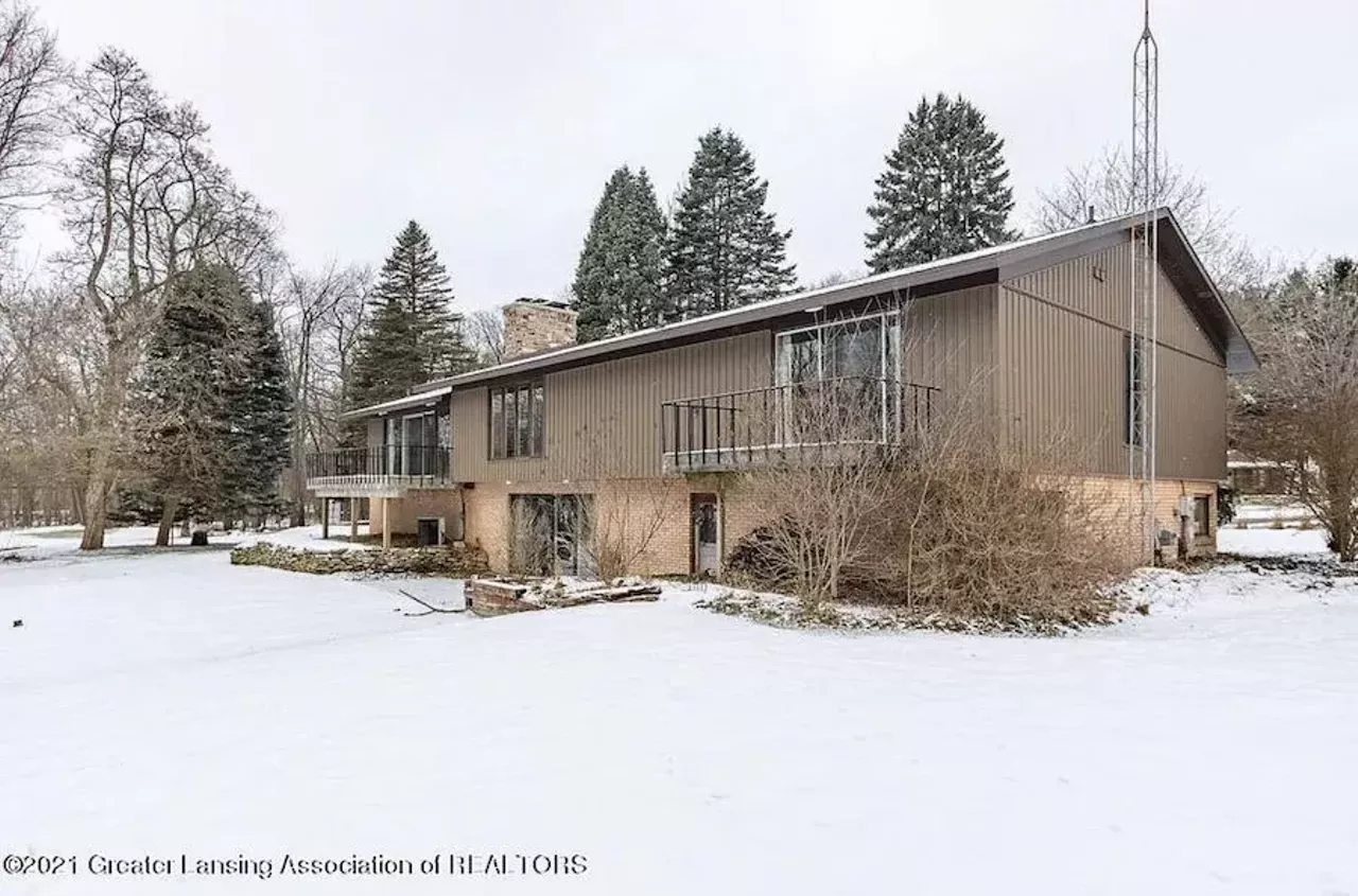 Image: This $339k mid-century modern home near Lansing comes with original George Nelson light fixtures