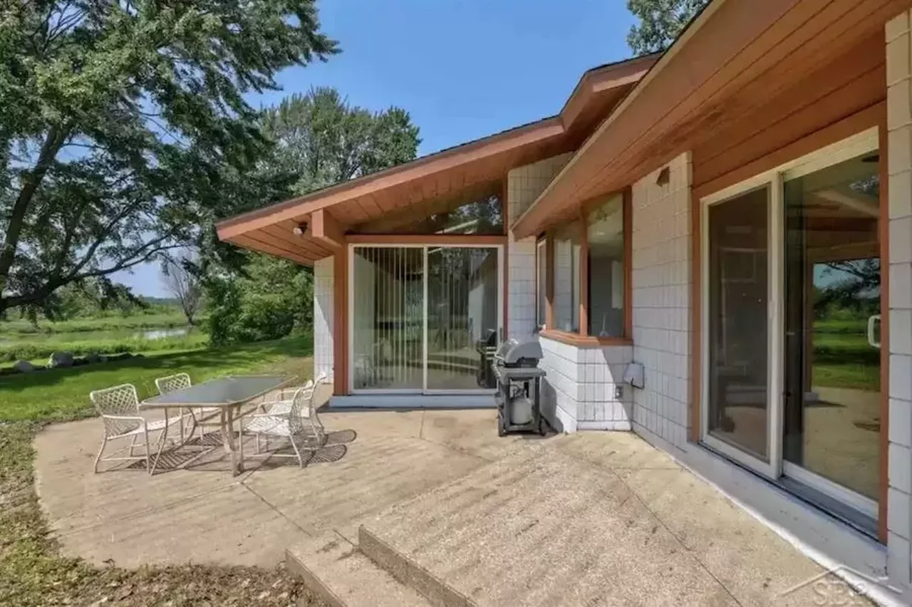 Image: This $459k mid century modern house in Saginaw was designed by architect Daniel Toshach &#151;&nbsp;let's take a tour