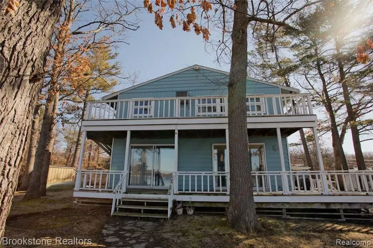 Image: This $460k island house in Leonard has a bridge and Brady Bunch-style kitchen