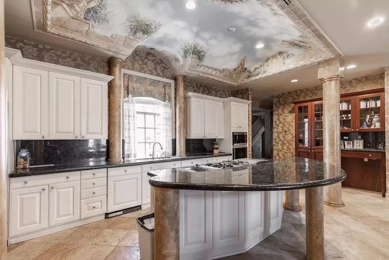 Image: This $4.75 million Grosse Pointe Park mansion is basically an art museum complete with hand-painted ceiling murals &#151;&nbsp;let's take a tour