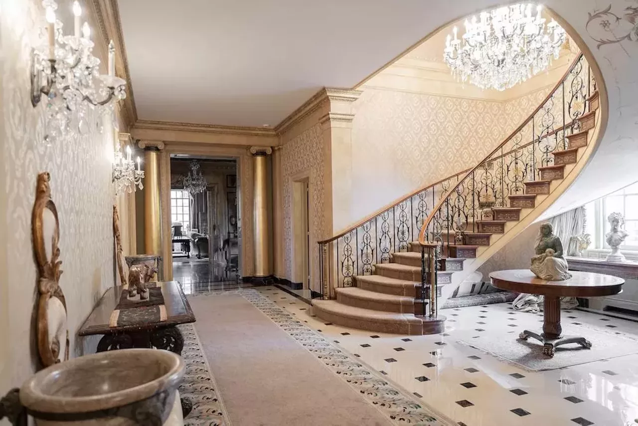 Image: This $4.75 million Grosse Pointe Park mansion is basically an art museum complete with hand-painted ceiling murals &#151;&nbsp;let's take a tour