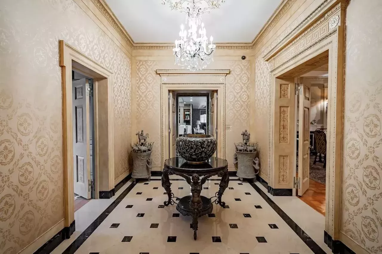 Image: This $4.75 million Grosse Pointe Park mansion is basically an art museum complete with hand-painted ceiling murals &#151;&nbsp;let's take a tour