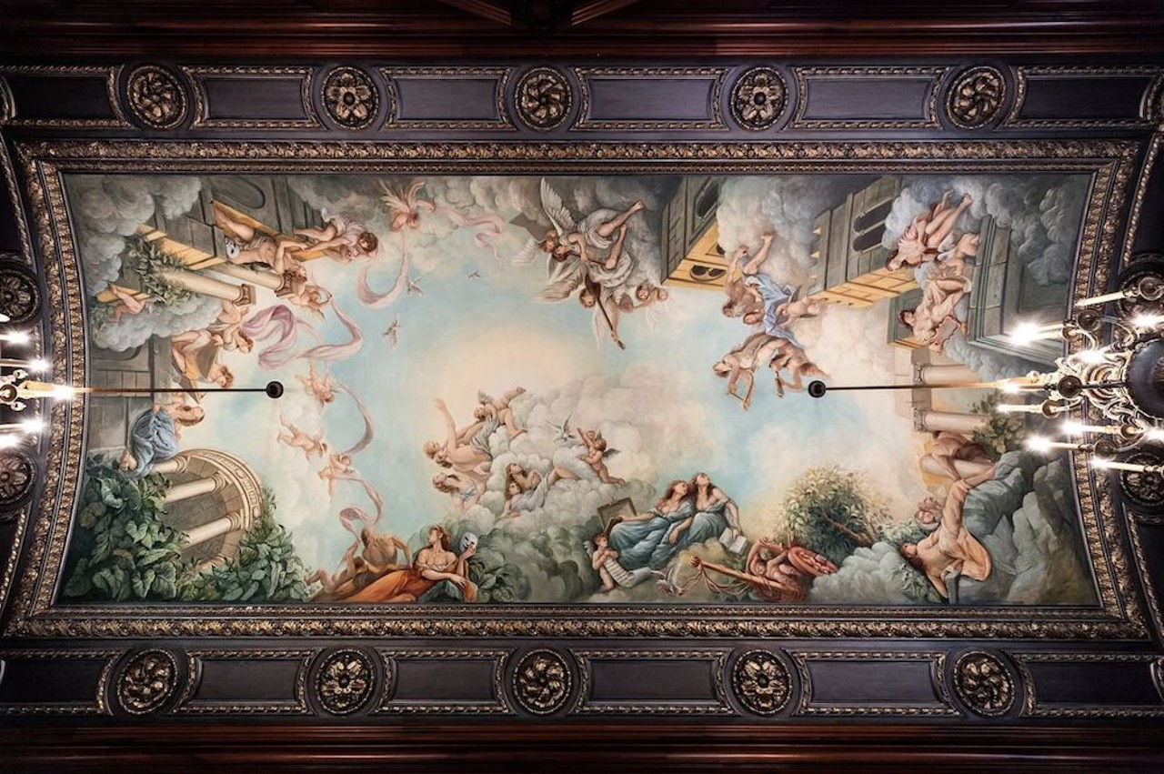 This $4.75 million Grosse Pointe Park mansion is basically an art museum complete with hand-painted ceiling murals &#151;&nbsp;let's take a tour