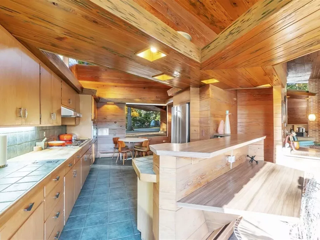 Image: This $499k mid-century home in Grand Blanc was made without right angles &#151;&nbsp;let's take a tour