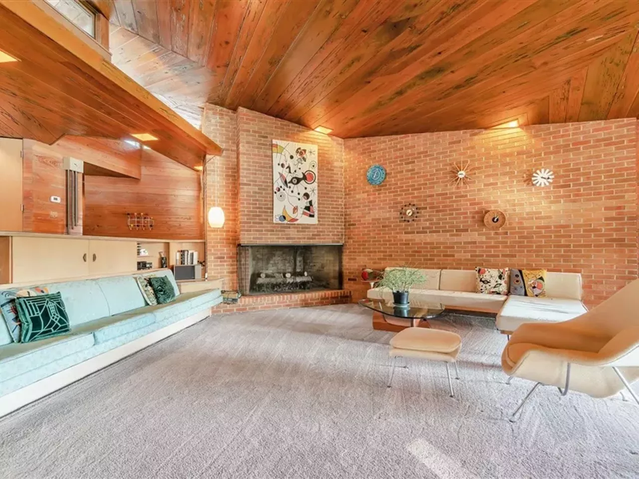 Image: This $499k mid-century home in Grand Blanc was made without right angles &#151;&nbsp;let's take a tour