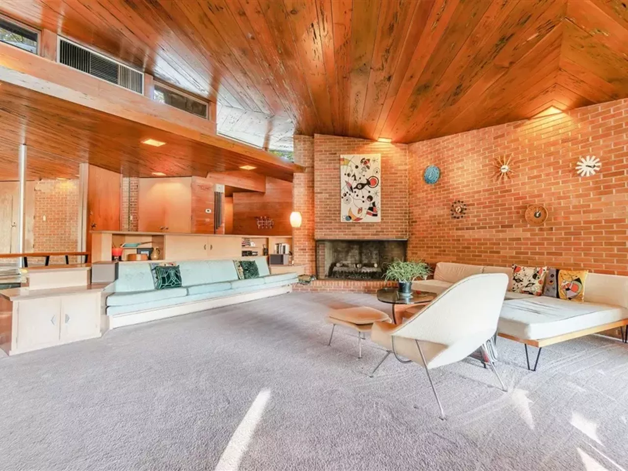 Image: This $499k mid-century home in Grand Blanc was made without right angles &#151;&nbsp;let's take a tour