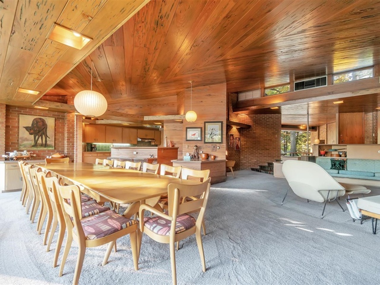 This $499k mid-century home in Grand Blanc was made without right angles &#151;&nbsp;let's take a tour