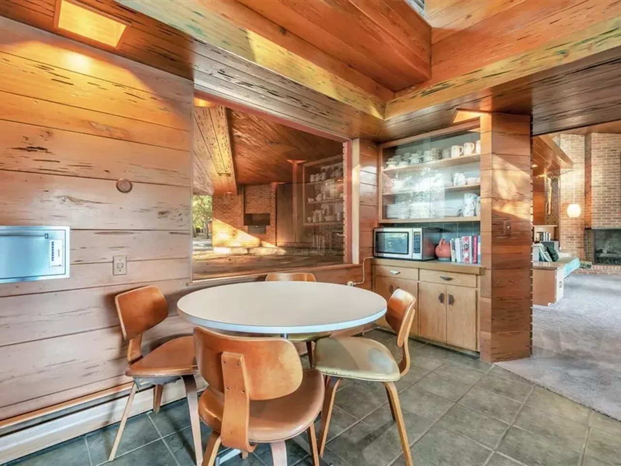 Image: This $499k mid-century home in Grand Blanc was made without right angles &#151;&nbsp;let's take a tour