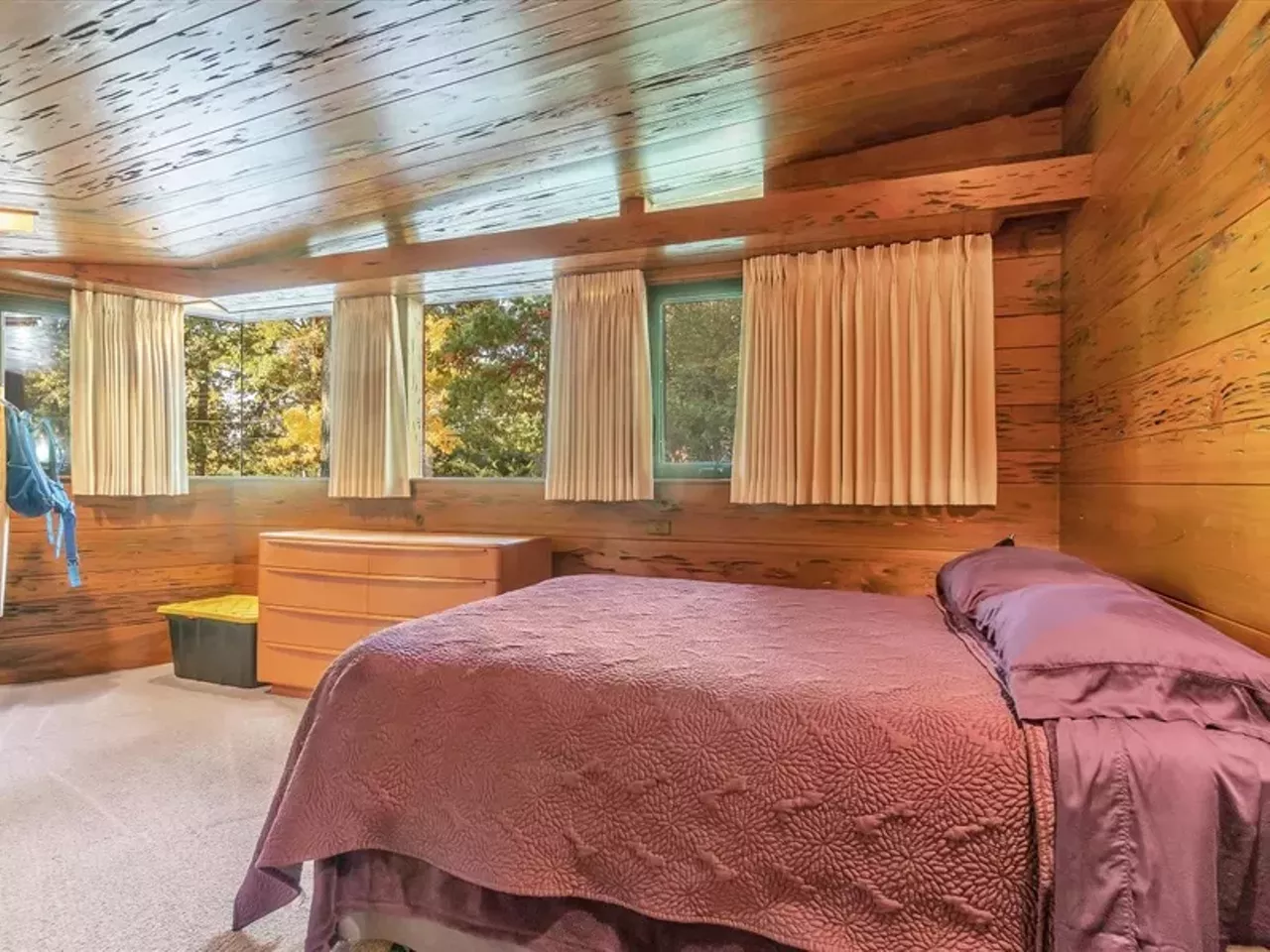 Image: This $499k mid-century home in Grand Blanc was made without right angles &#151;&nbsp;let's take a tour