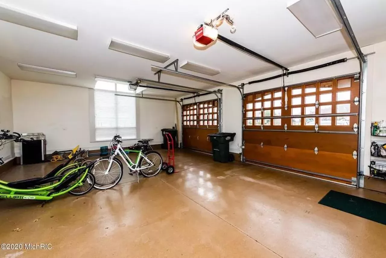 Image: This $6.9 million mansion in New Buffalo has cruise ship vibes &#151;&nbsp;and a lakefront pool
