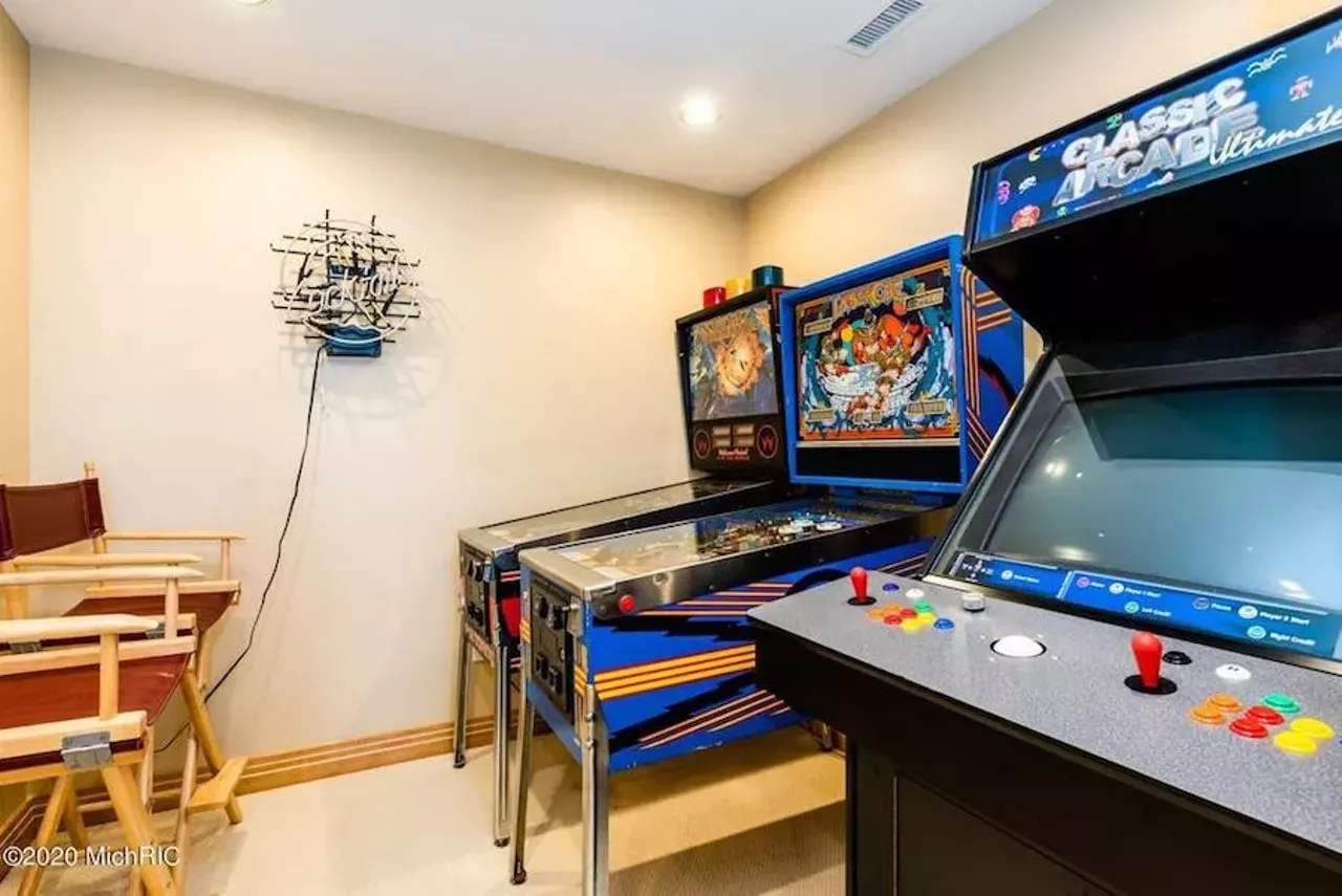 Image: This $6.9 million mansion in New Buffalo has cruise ship vibes &#151;&nbsp;and a lakefront pool