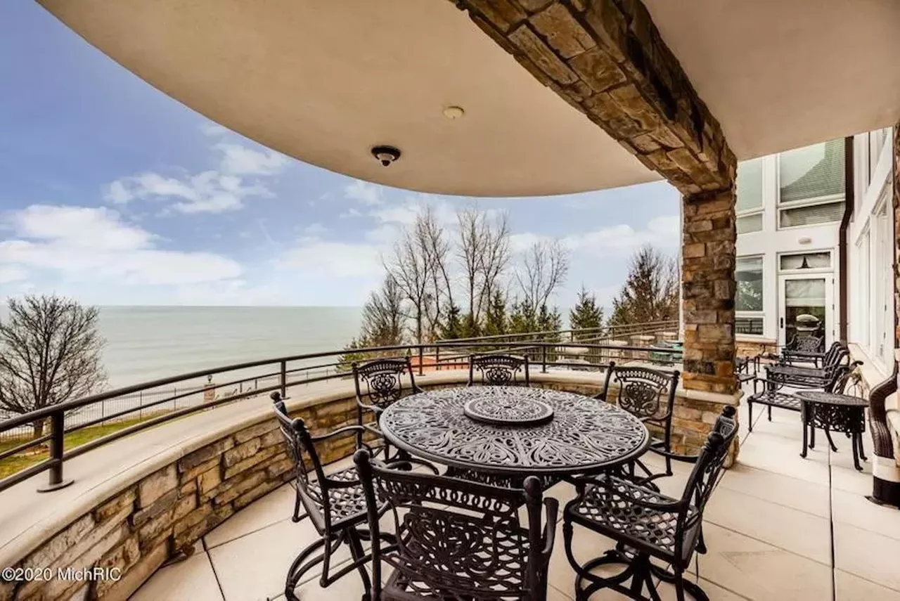 Image: This $6.9 million mansion in New Buffalo has cruise ship vibes &#151;&nbsp;and a lakefront pool
