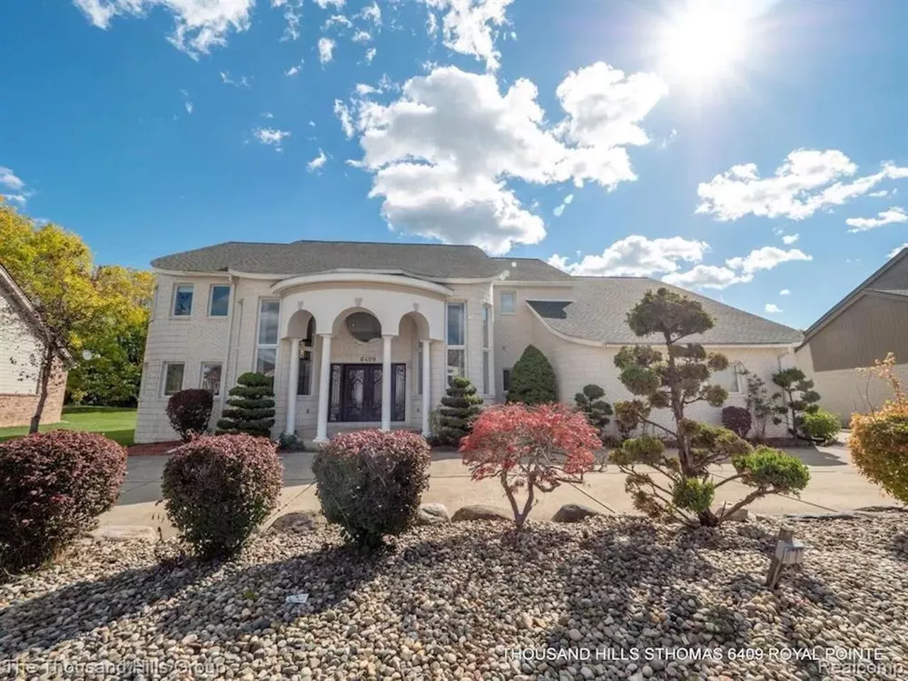 Image: This $979k West Bloomfield estate has '90s mall vibes &#151;&nbsp; and it has built-in aquariums