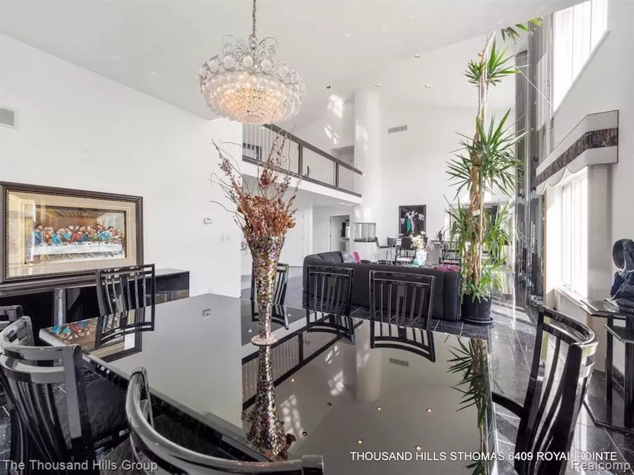 Image: This $979k West Bloomfield estate has '90s mall vibes &#151;&nbsp; and it has built-in aquariums