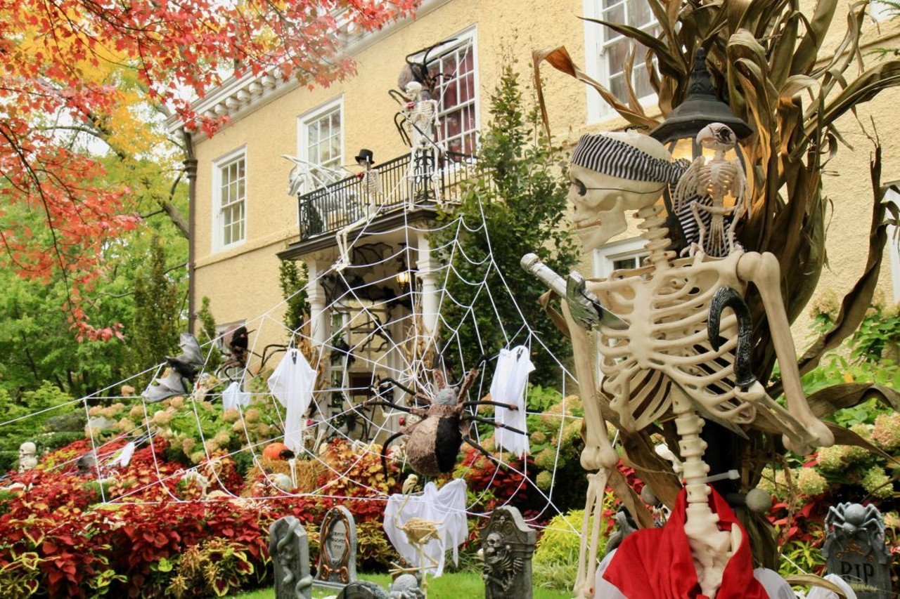 This Detroit home's Halloween decorations are so extra &#150; and we're here for it