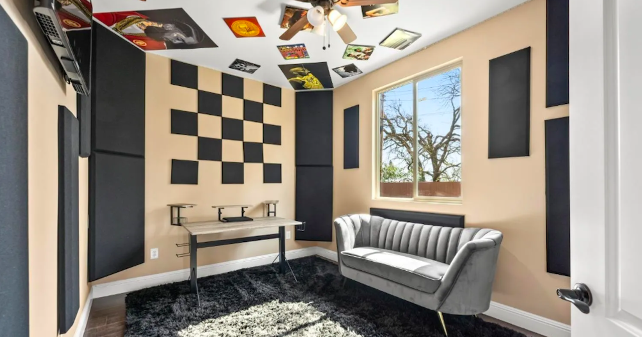 Image: This Detroit Pistons player is selling his Sacremento home complete with a full basketball court [PHOTOS]