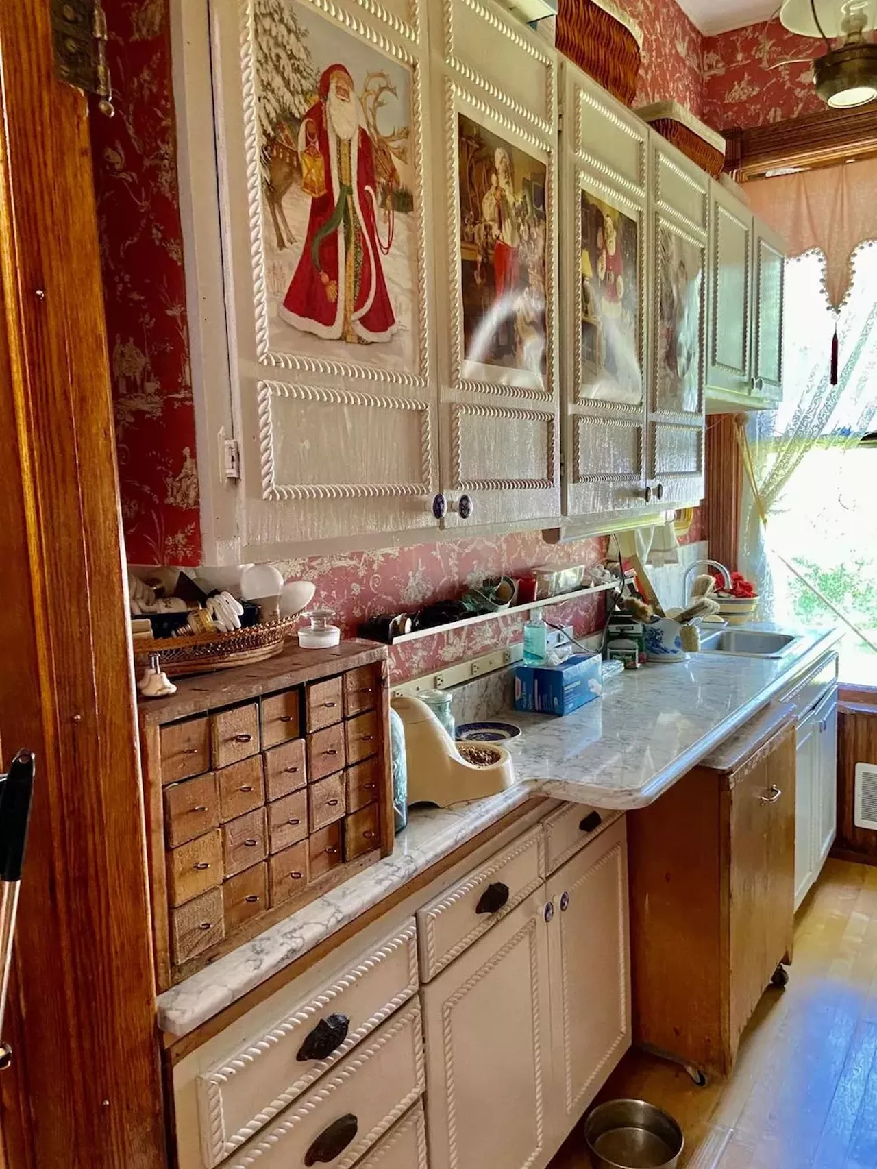 Image: This historic 1896 Victorian home in Gaylord is $425k and is basically grandma's house on steroids &#151; and we want cookies