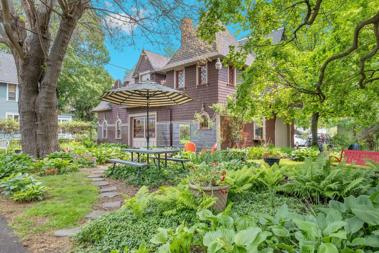 Image: This historic Michigan stone house is beautiful inside and out